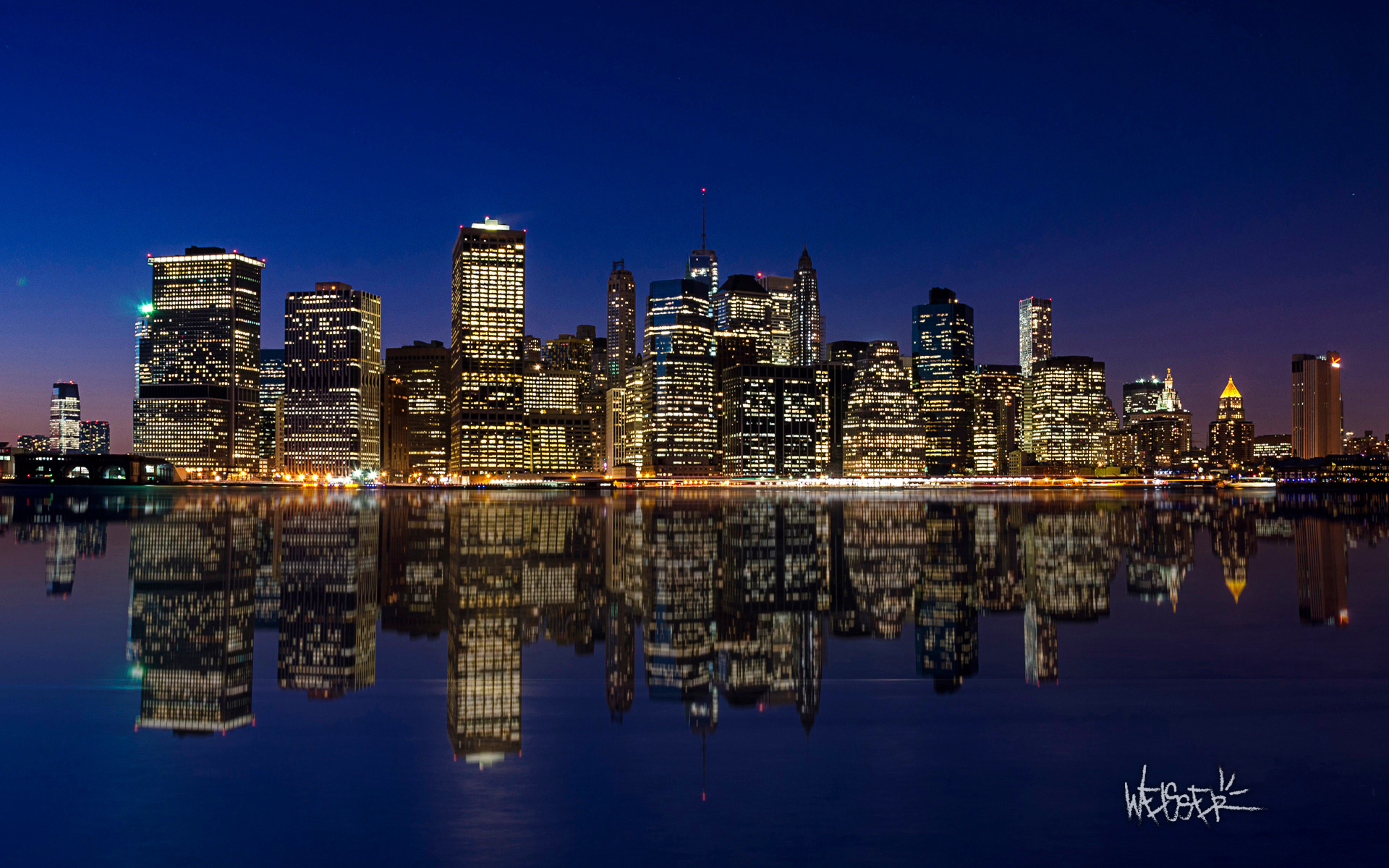 Manhattan Night Skyline8995319433